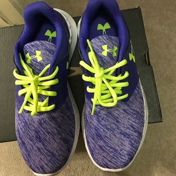 Shoes - Picture 2 of 4